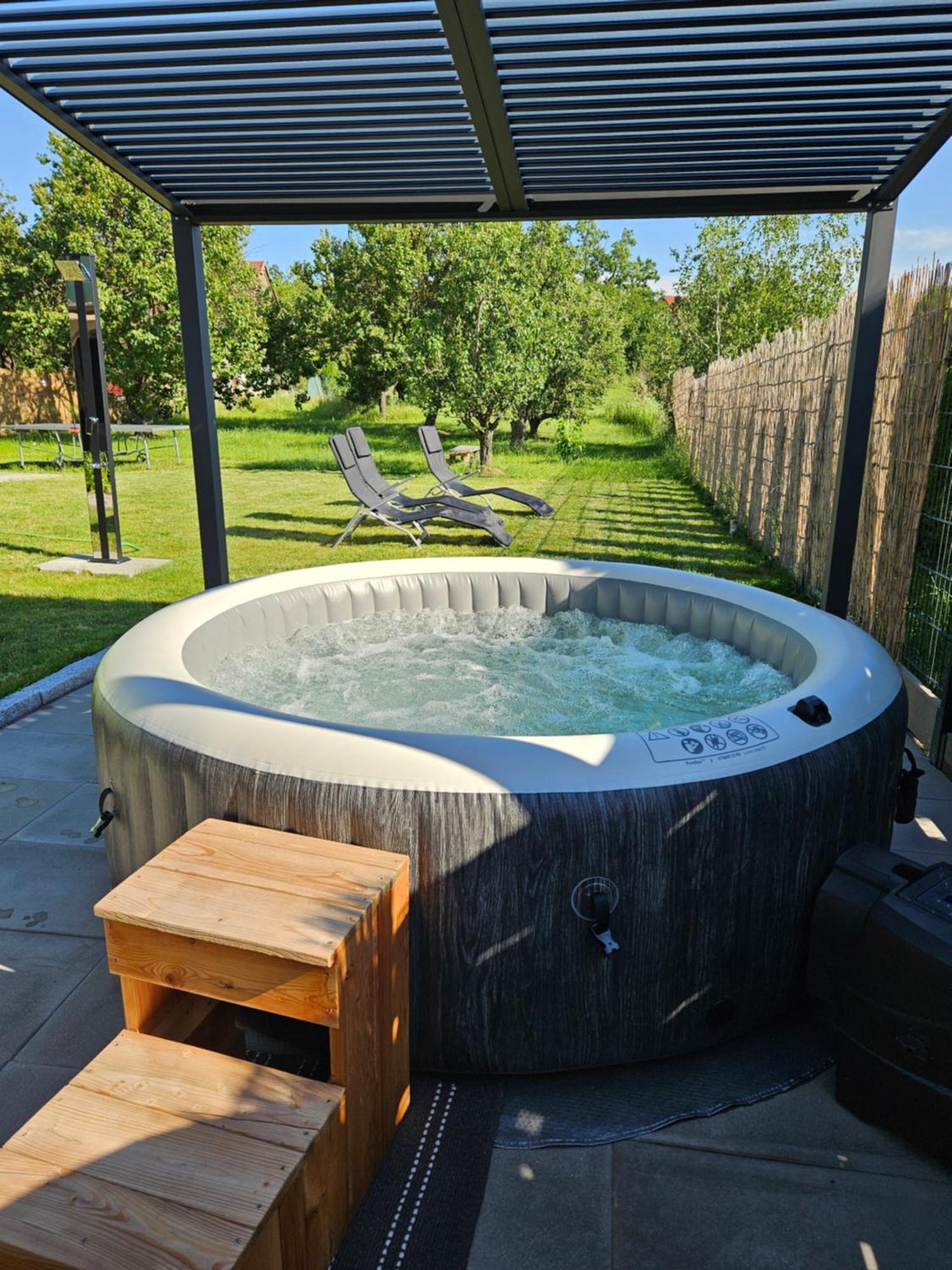 Holiday Home Znojmo W/ Wellness & Wine Exterior photo